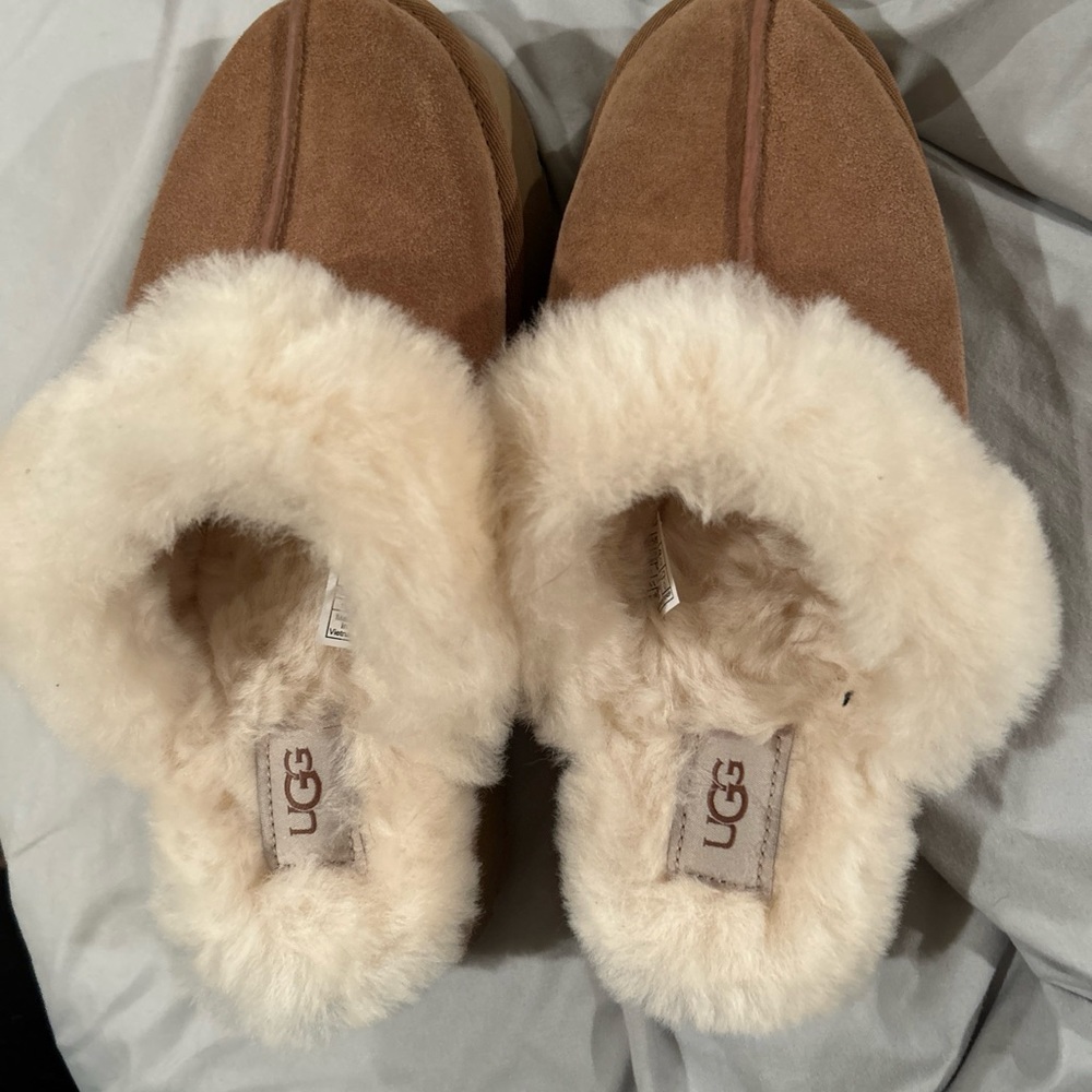 UGG DISQUETTE CHESTNUT SUEDE/ SHEEPSKIN PLATFORM SLIPPERS US 10/ EUR 41 new